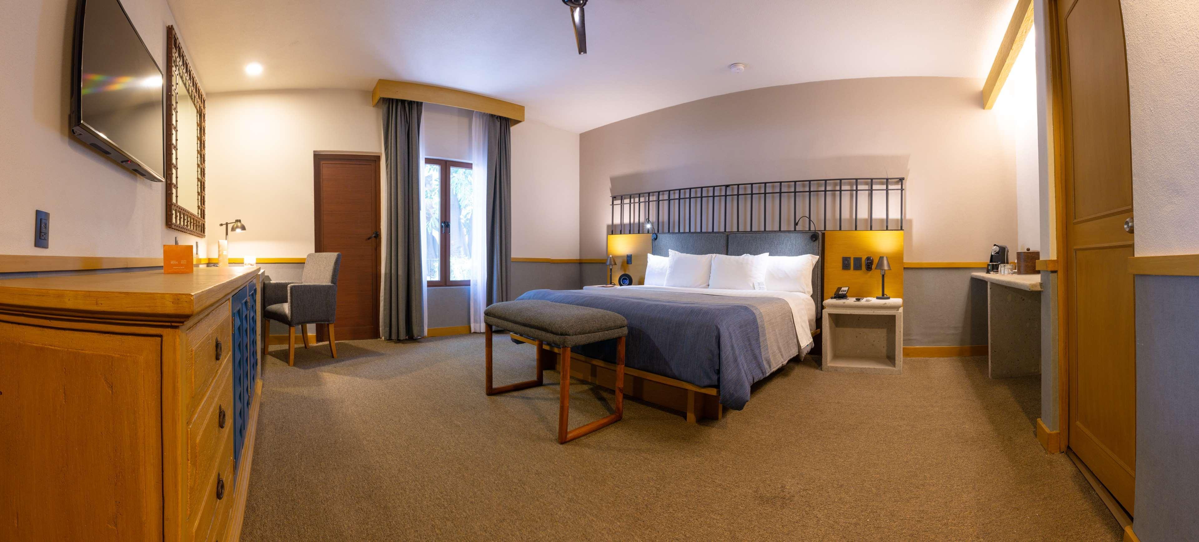 Отель Hacienda Jurica By Brisas Керетаро Экстерьер фото A room at the hotel