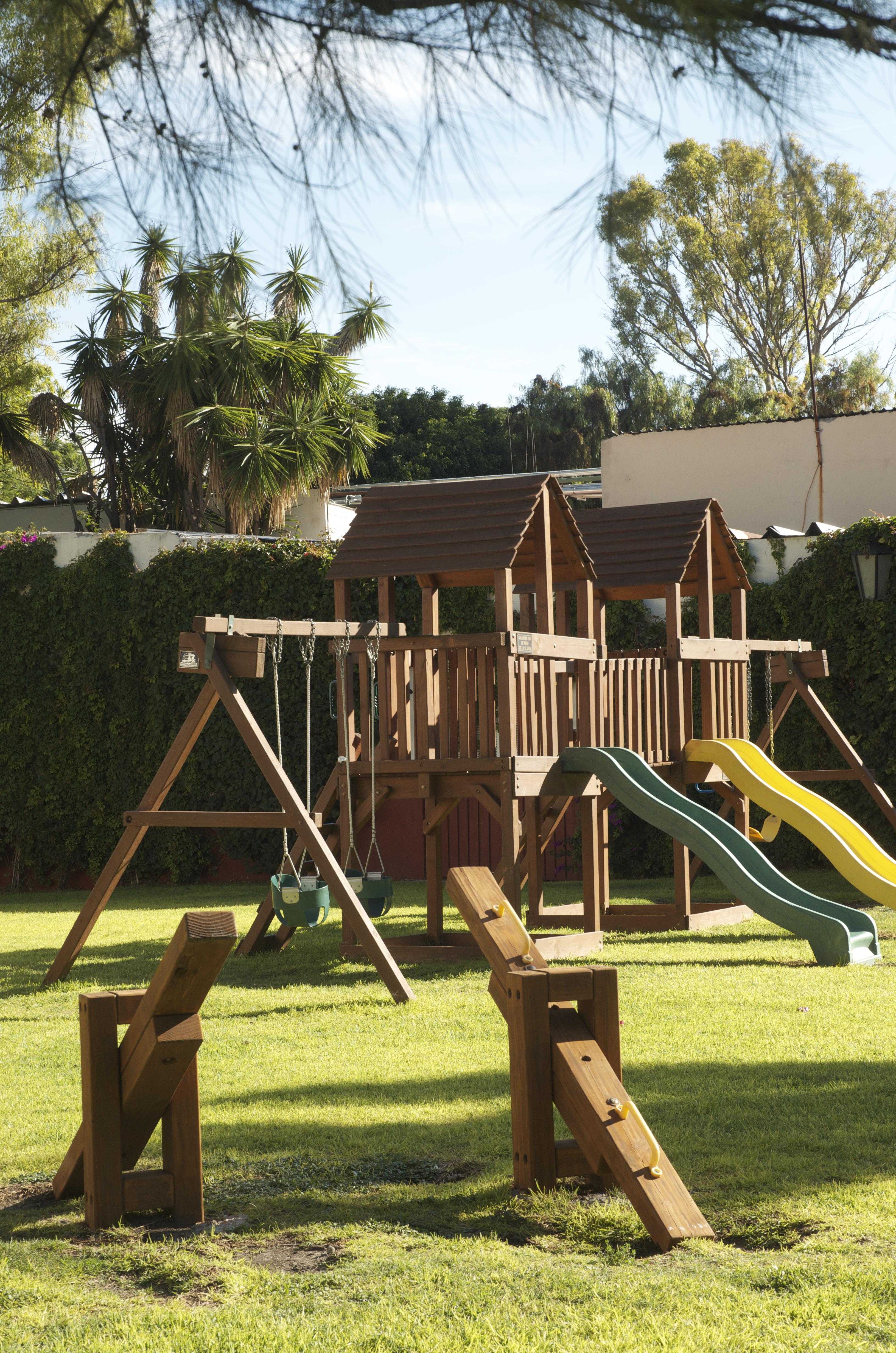 Отель Hacienda Jurica By Brisas Керетаро Экстерьер фото A backyard playset