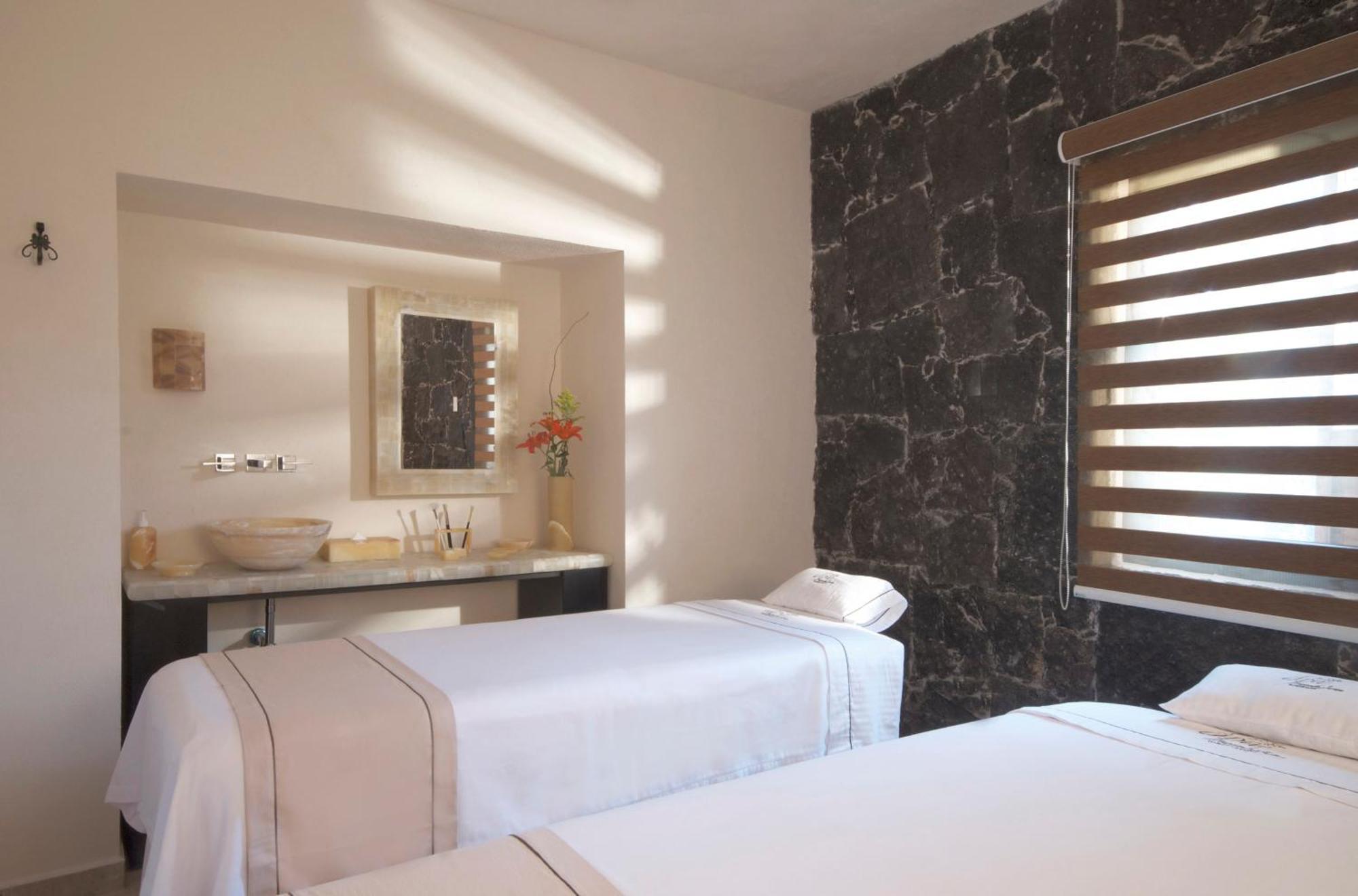 Отель Hacienda Jurica By Brisas Керетаро Экстерьер фото Spa at the Four Seasons Hotel, Madrid