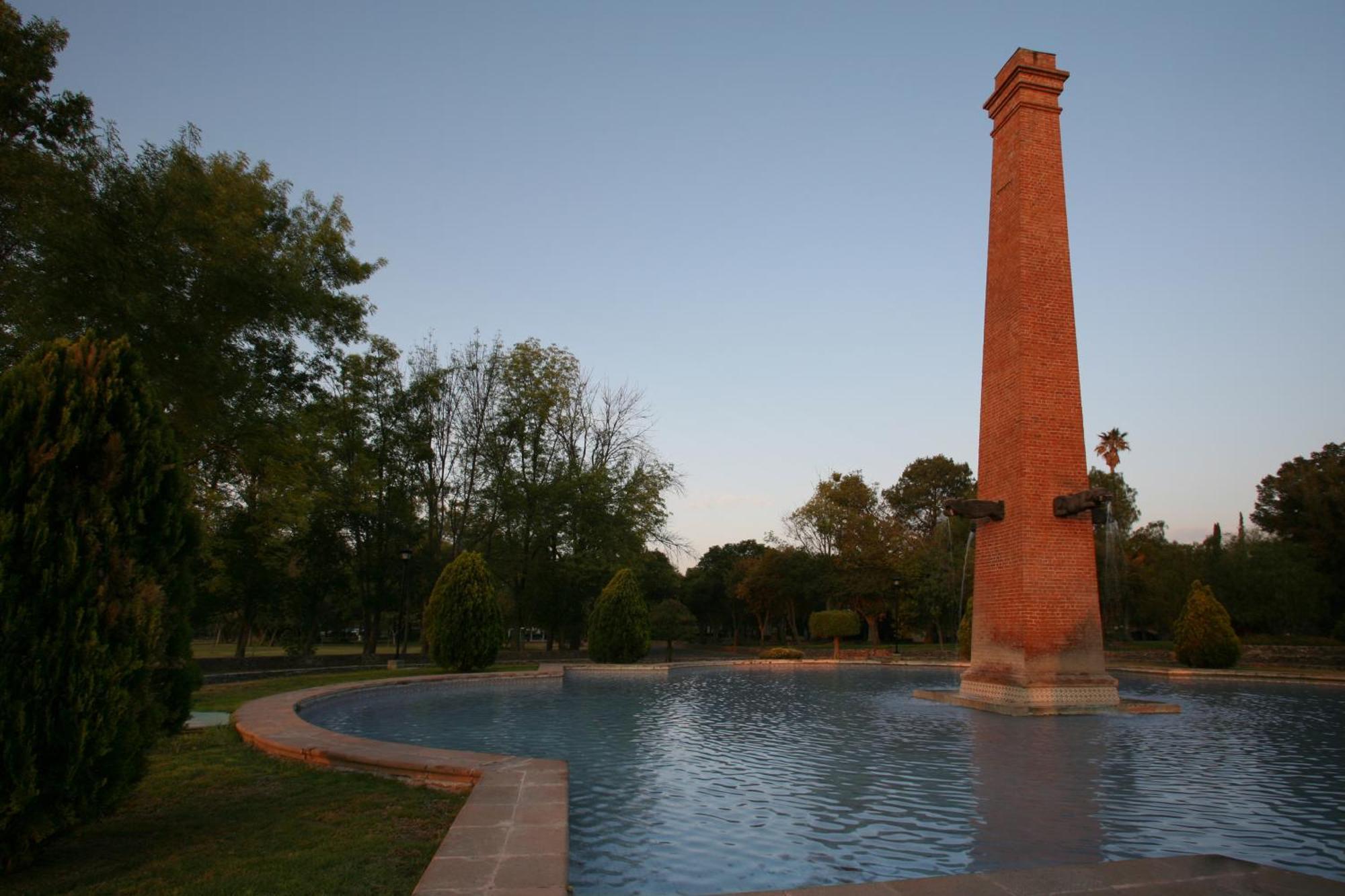 Отель Hacienda Jurica By Brisas Керетаро Удобства фото The Obelisk of the 19th century