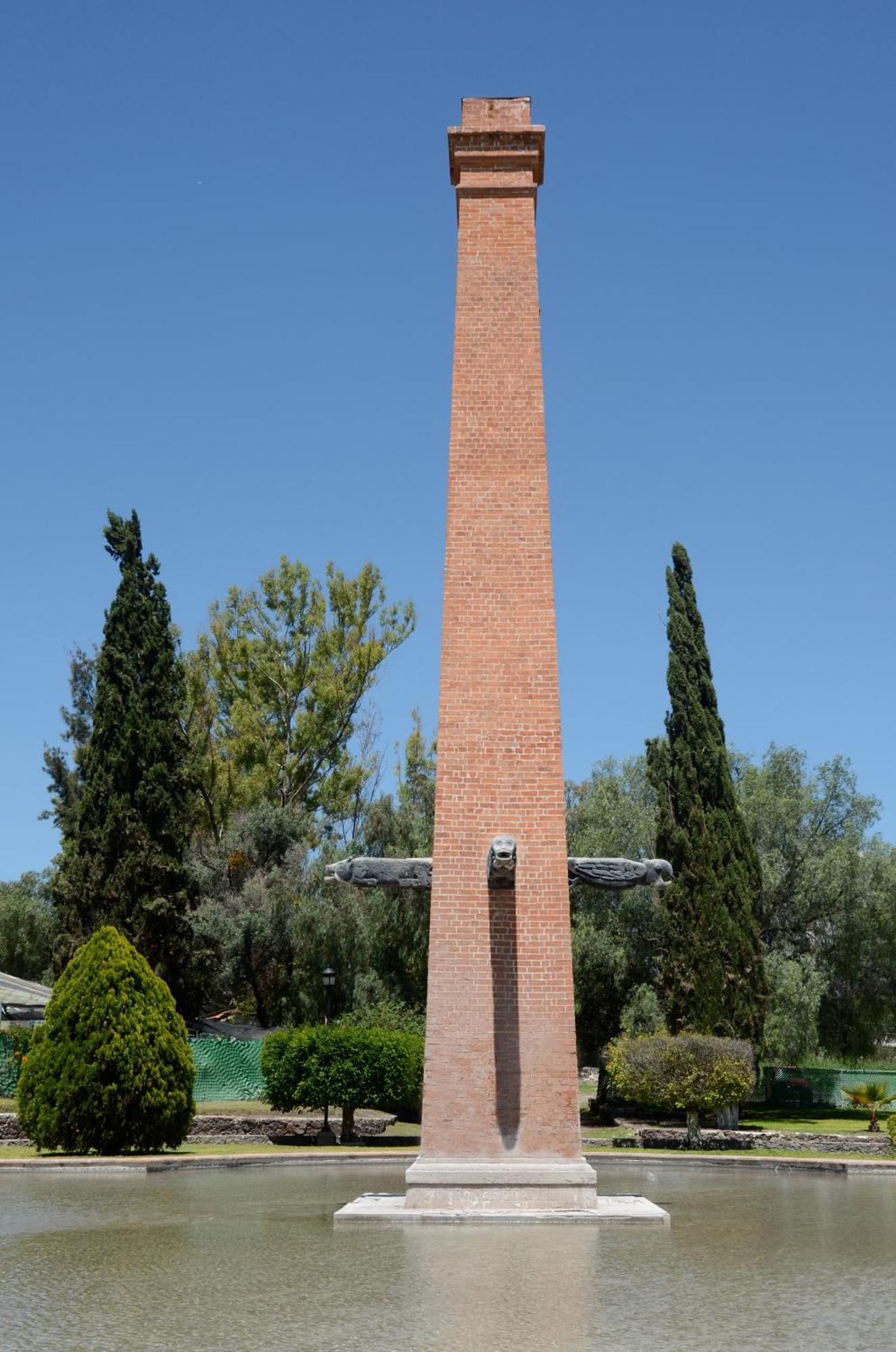 Отель Hacienda Jurica By Brisas Керетаро Экстерьер фото The memorial at the entrance to the cemetery