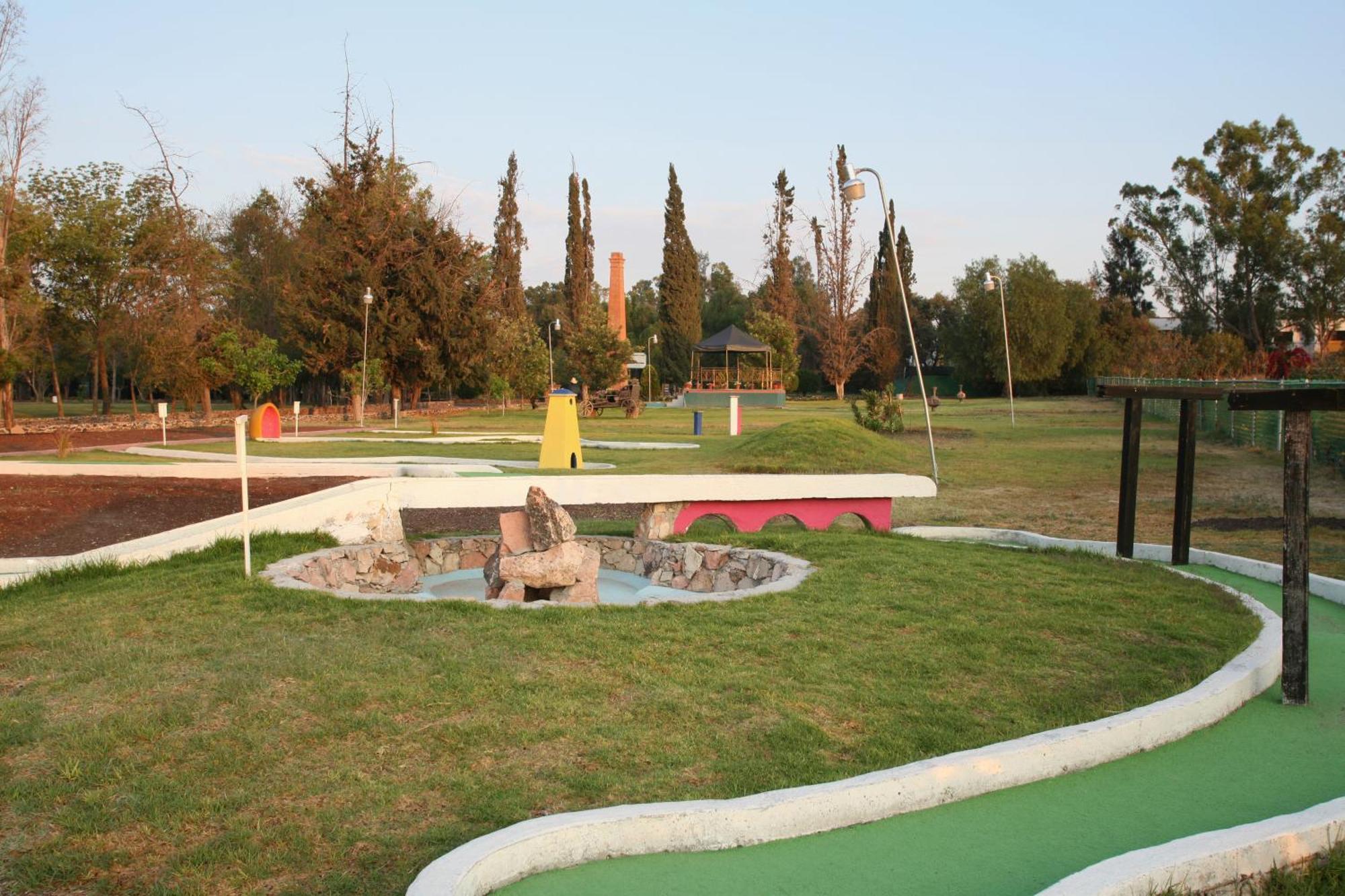 Отель Hacienda Jurica By Brisas Керетаро Экстерьер фото Mini golf in Argentina